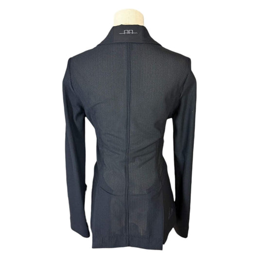 AA Platinum 'MotionLite' Show Coat in Black - Woman's X-Small