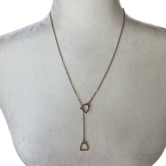 Ritzy Eq Rose Gold Linked Stirrup Necklace in Gold